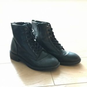 Steve Madden Women’s 7.5 Black Combat Boots
